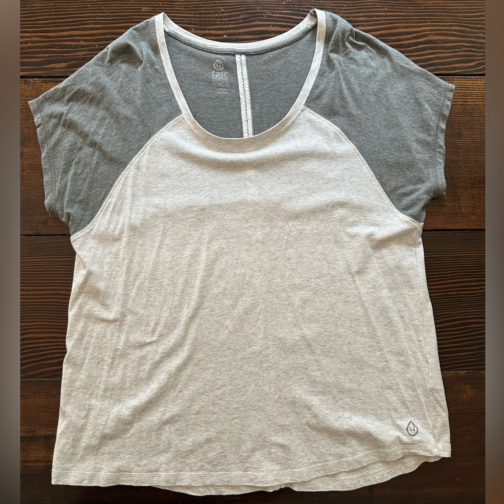 Tasc Gray and Cream Short Sleeve Tee
